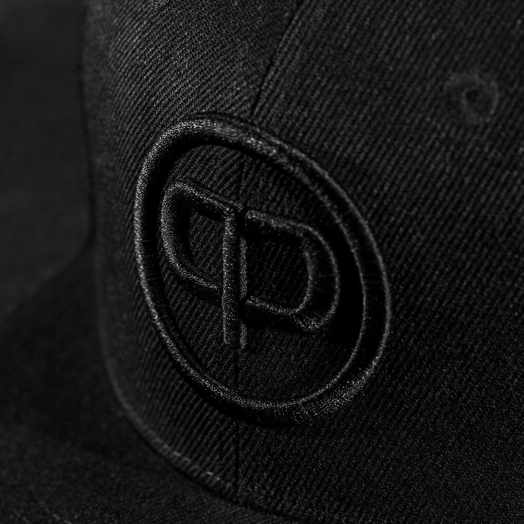 Snapback Cap - Black & Black