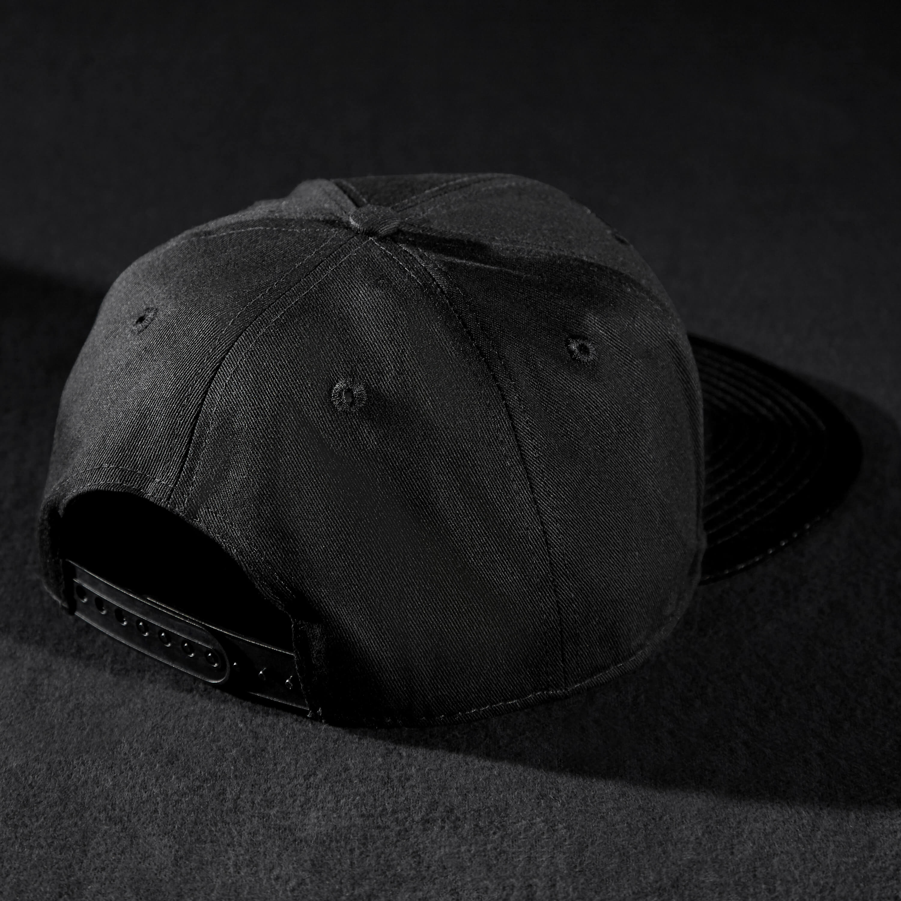Snapback Cap - Black & Black Carbon
