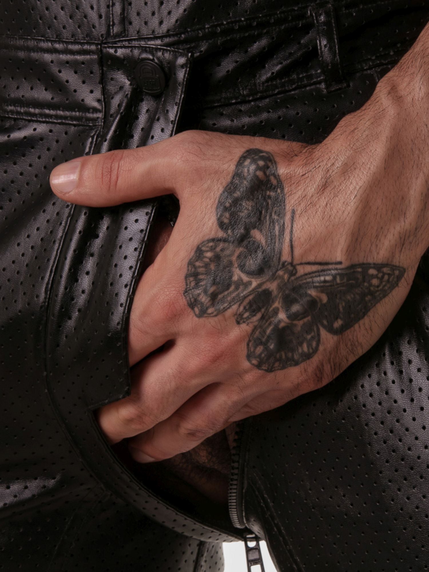 LOCKER GEAR PUNCH HOLE SHORT, LK0978  Leder-Look Fetish Latzhose Locker Gear Kleidung & Accessoires:Spezielle Anlässe:Erotik:Herrenunterwäsche nudosz.myshopify.com